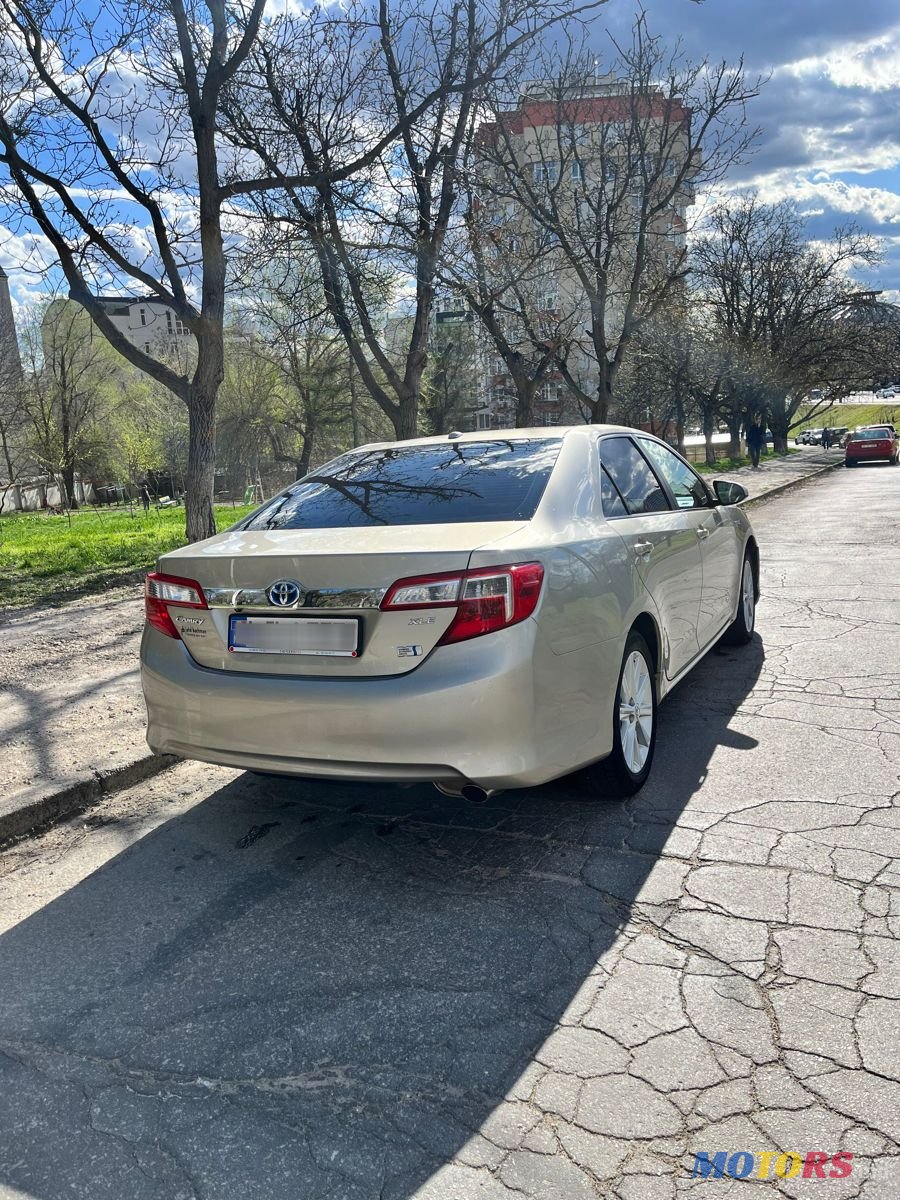 2013' Toyota Camry photo #3