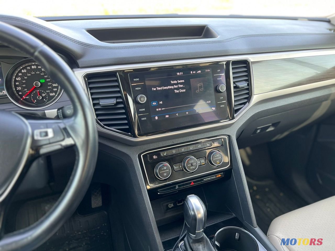 2018' Volkswagen Atlas photo #5