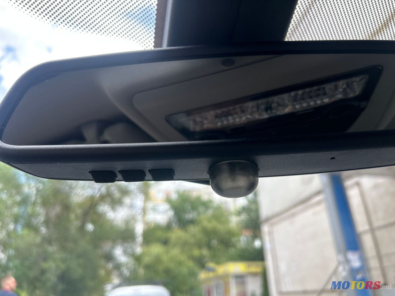 2014' BMW 5 Series photo #6