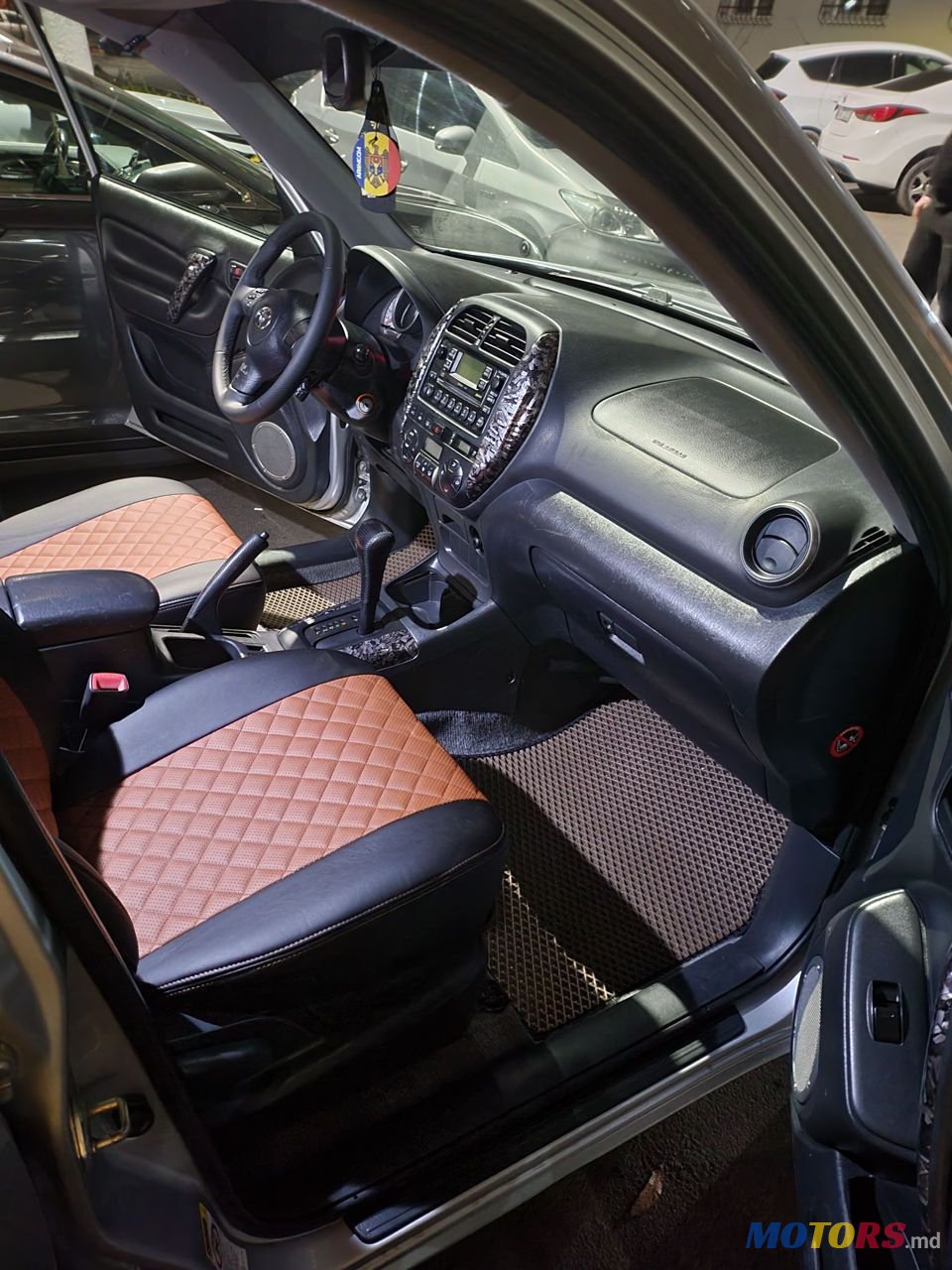 2005' Toyota RAV4 photo #6