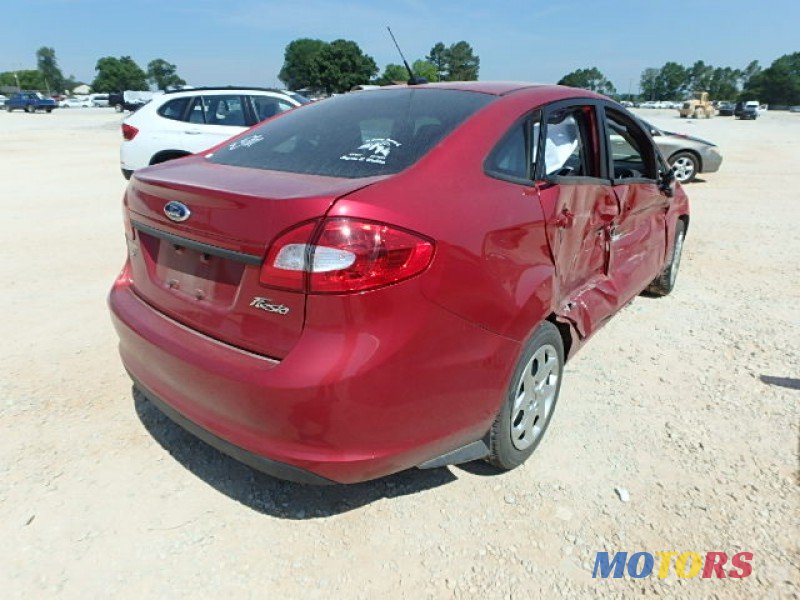 2012' Ford Fiesta photo #4
