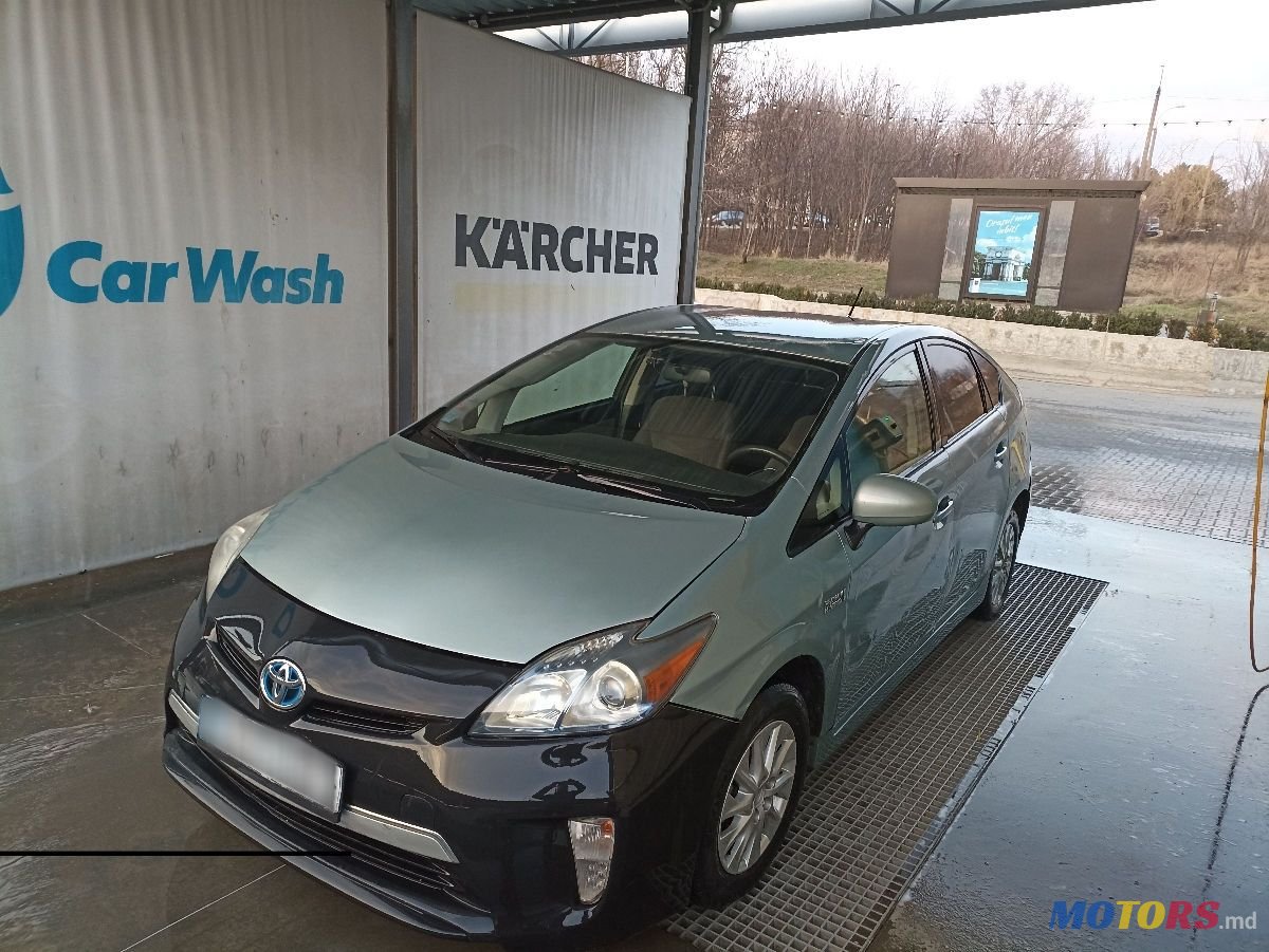 2012' Toyota Prius photo #2