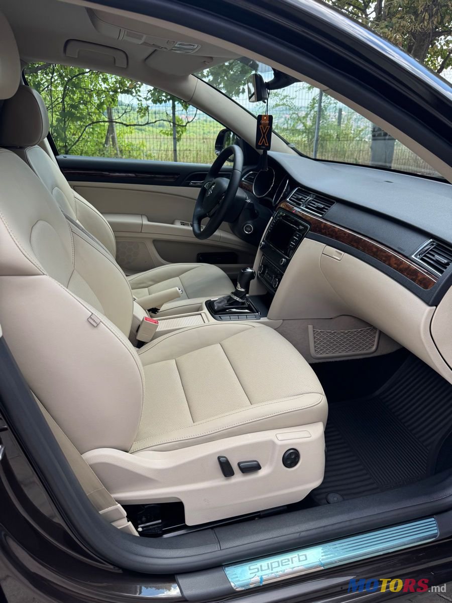 2015' Skoda Superb photo #6