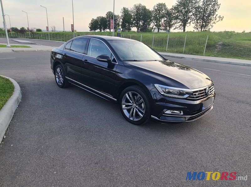 2018' Volkswagen Passat photo #2