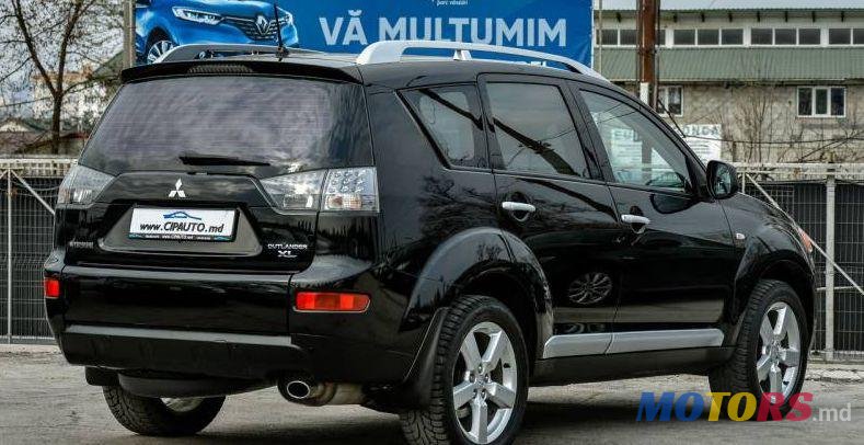 2008' Mitsubishi Outlander photo #1