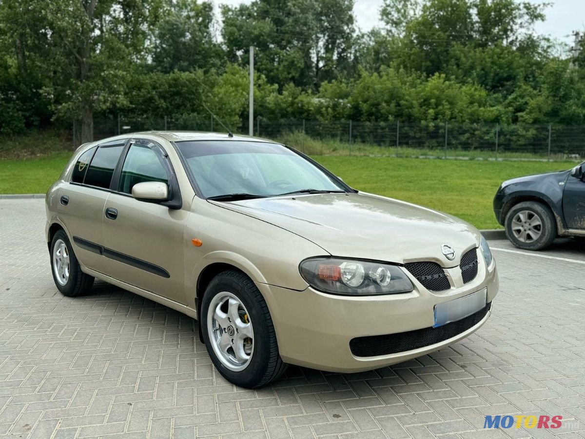 2003' Nissan Almera photo #2