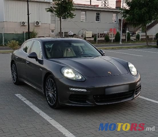 2015' Porsche Panamera photo #1