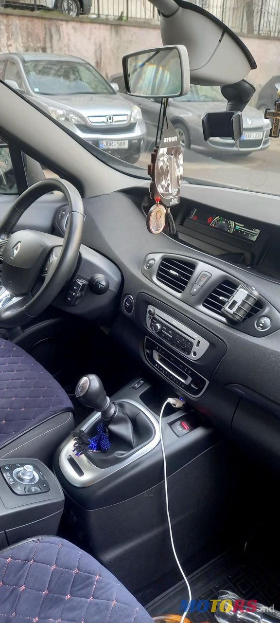 2014' Renault Grand Scenic photo #3