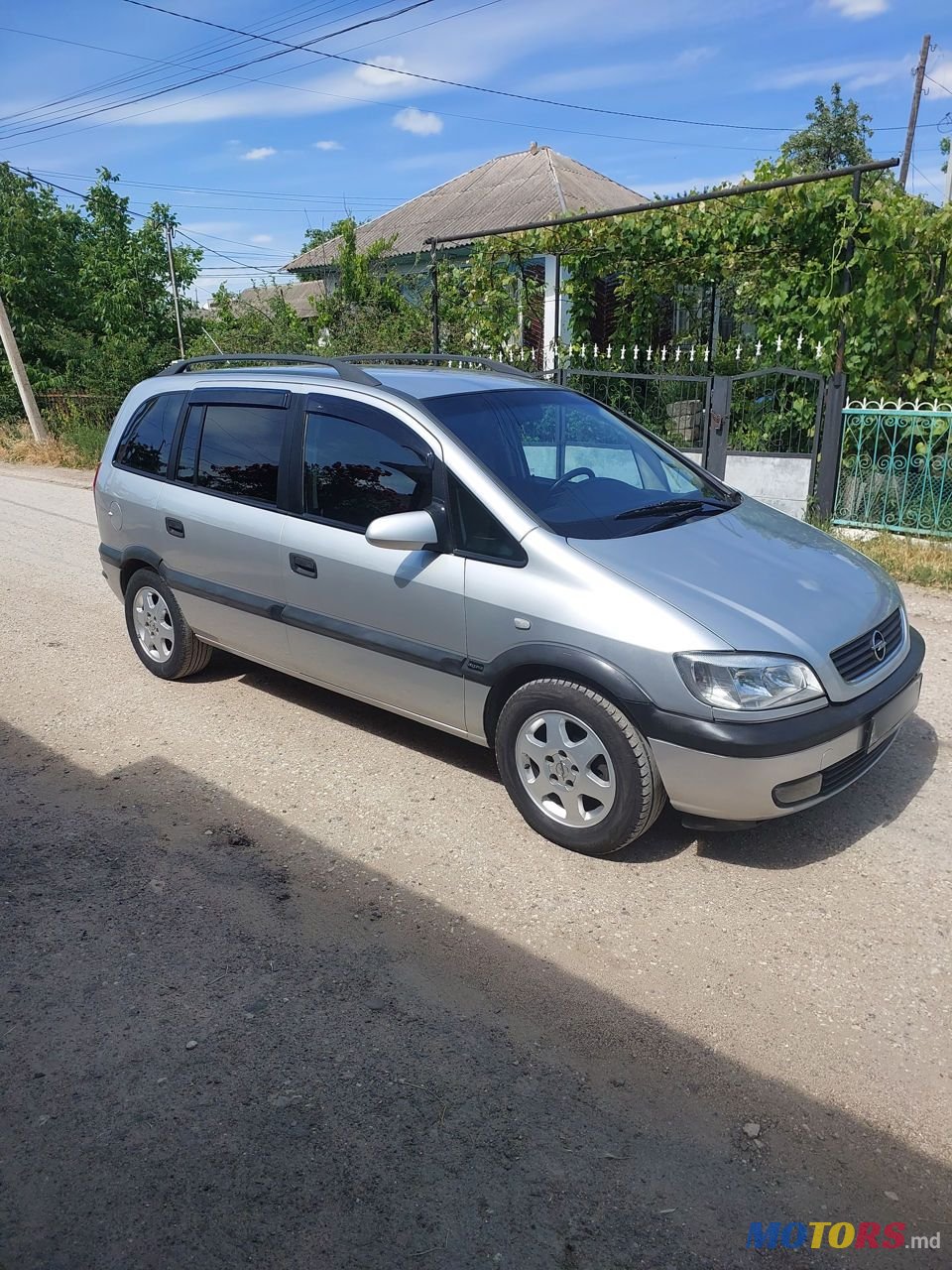 2003' Opel Zafira photo #1