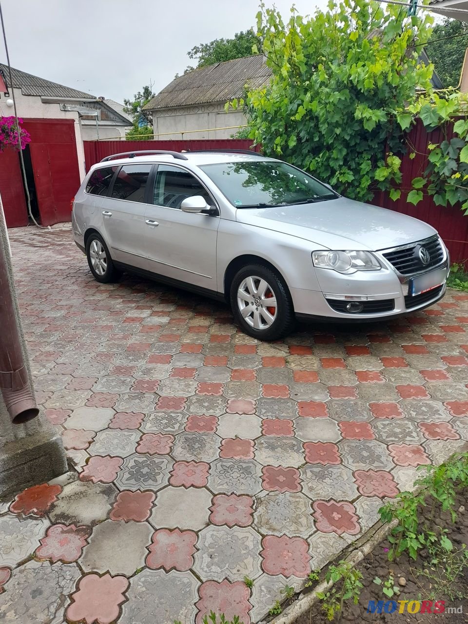 2010' Volkswagen Passat photo #1