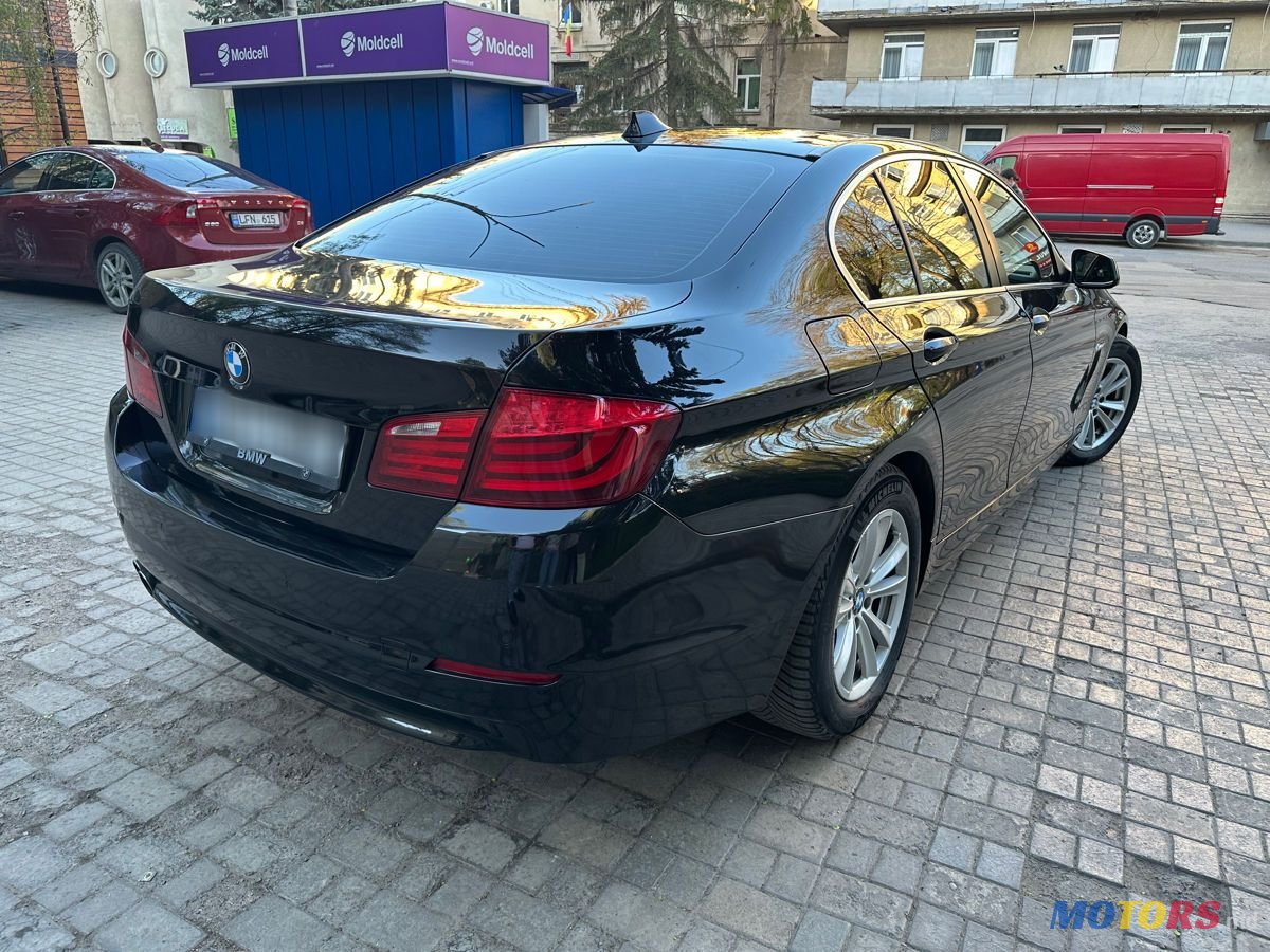 2011' BMW 5 Series photo #6