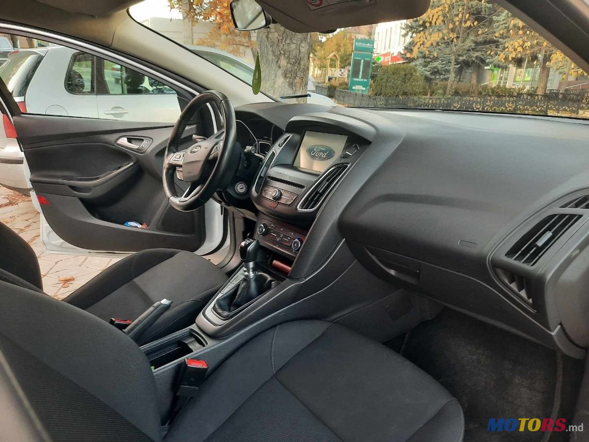 2016' Ford Focus photo #6