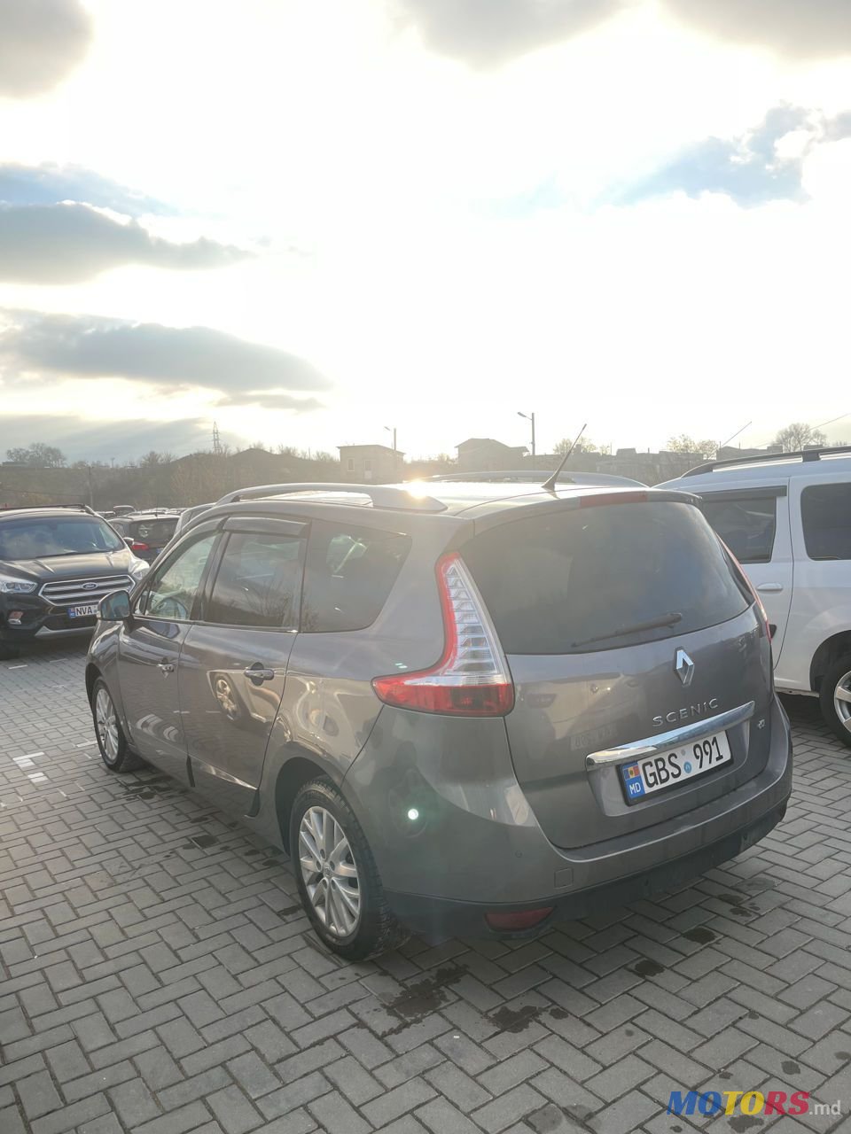 2015' Renault Grand Scenic photo #3