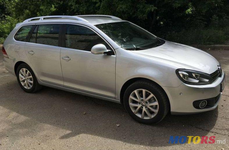 2011' Volkswagen Golf photo #1