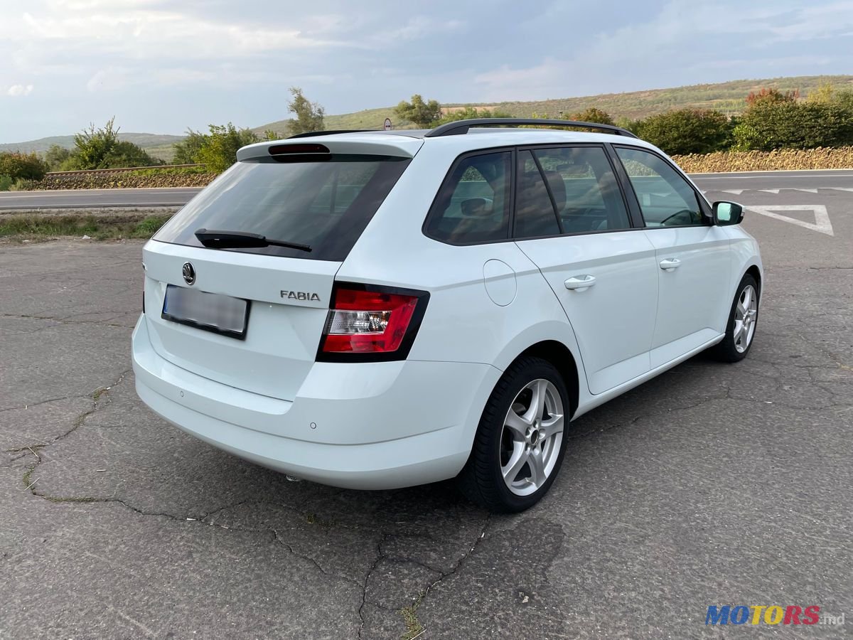 2017' Skoda Fabia photo #4