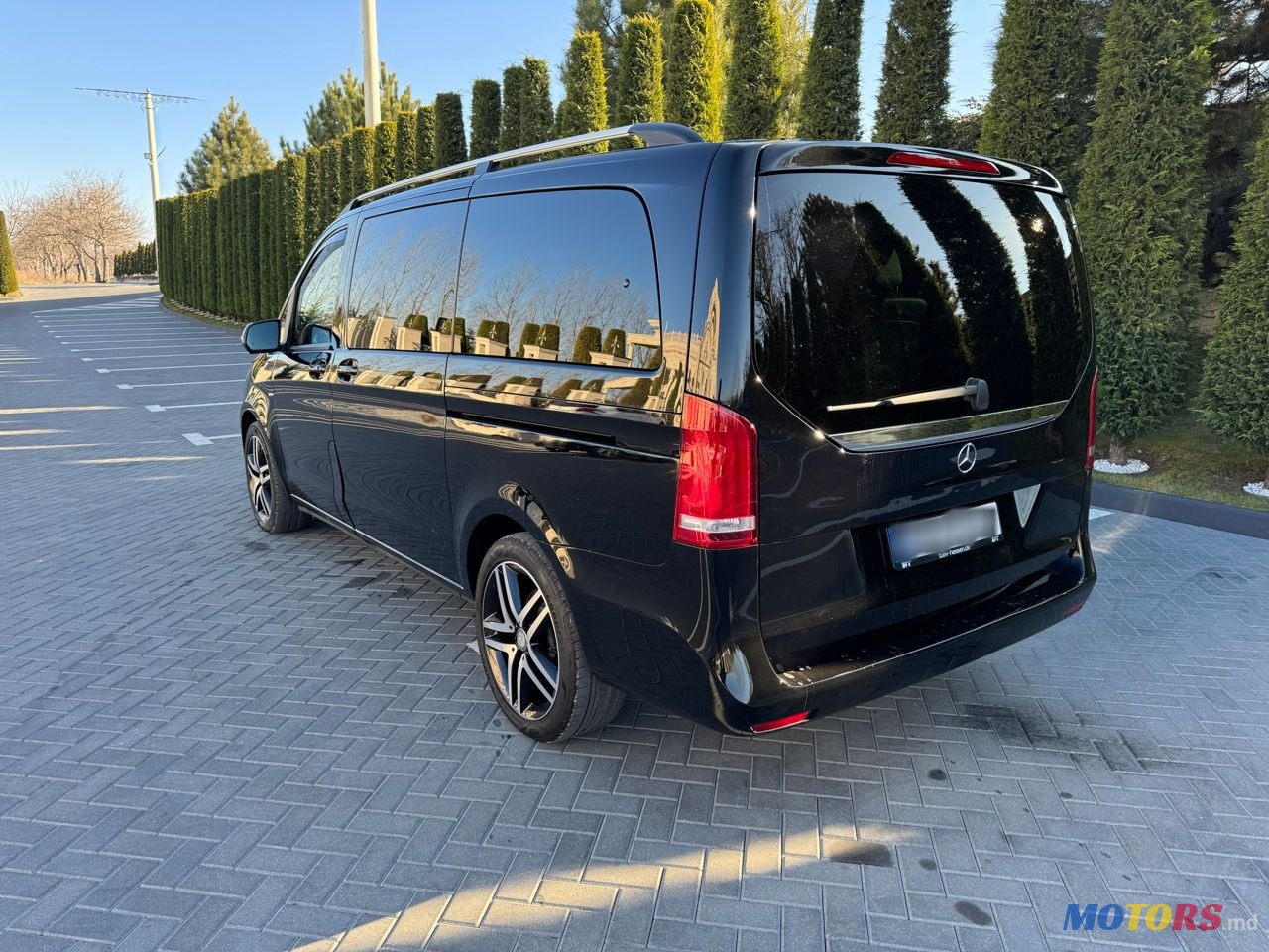 2017' Mercedes-Benz V-Class photo #4