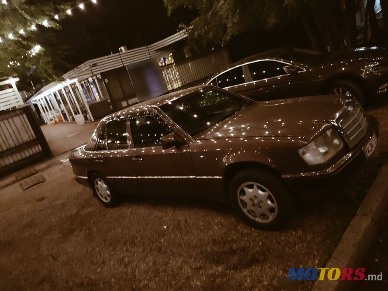 1993' Mercedes-Benz W124 photo #1