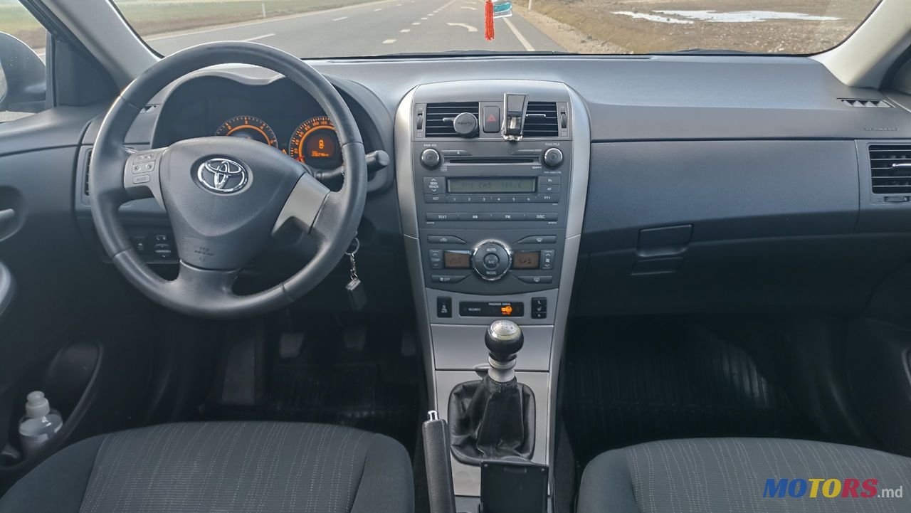 2010' Toyota Corolla photo #3