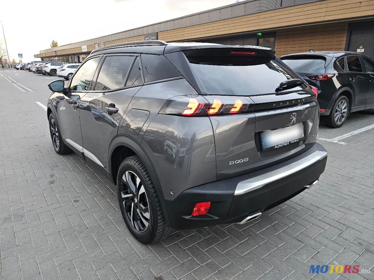 2022' Peugeot 2008 photo #2