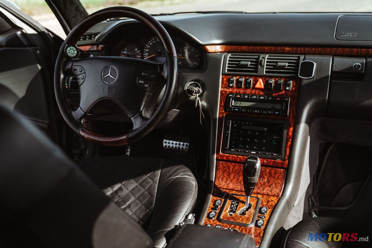 2000' Mercedes-Benz E-Class photo #3