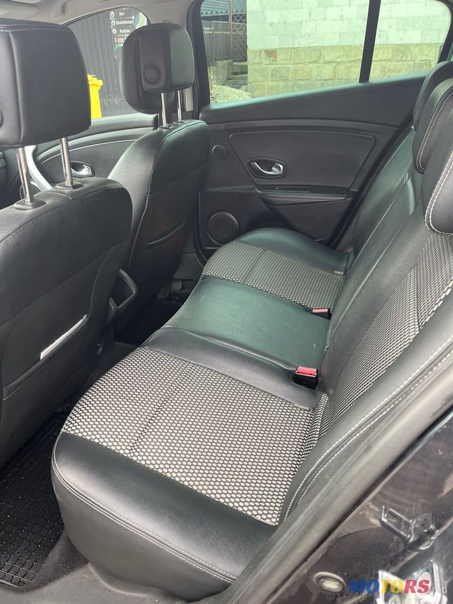 2010' Renault Megane photo #5