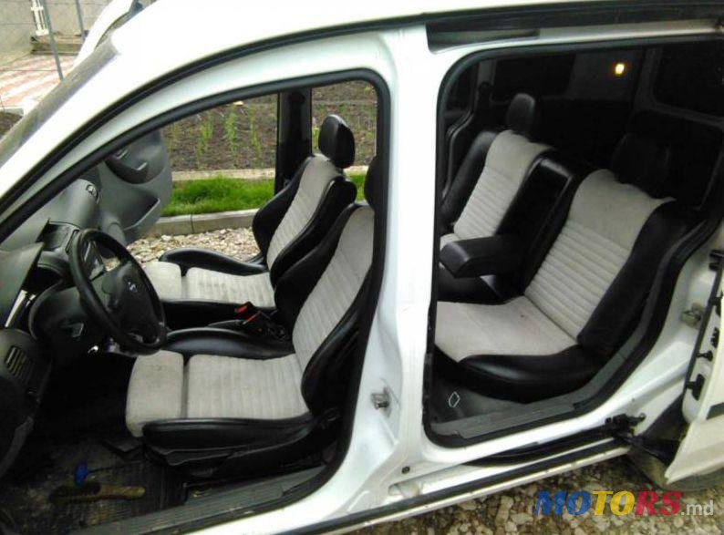 2005' Volkswagen Golf photo #2