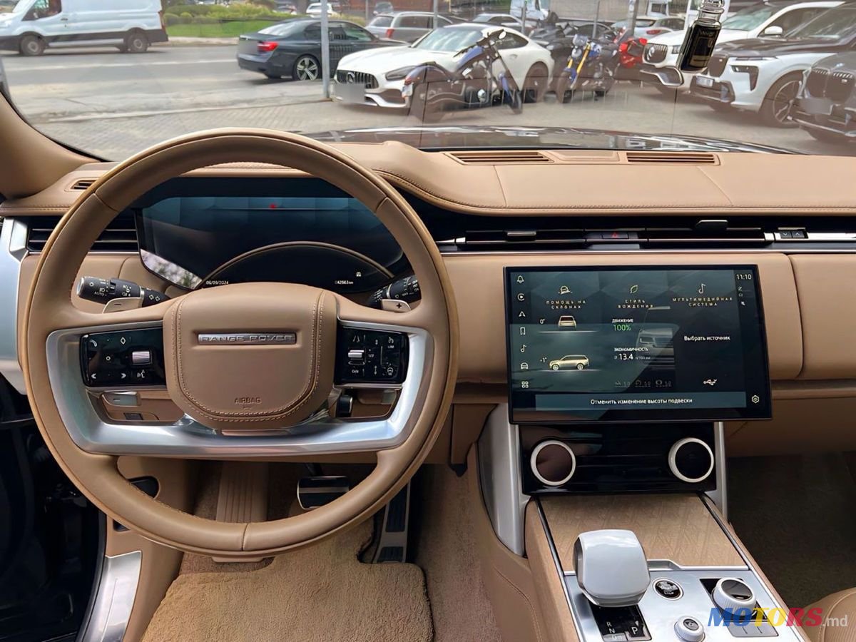2023' Land Rover Range Rover photo #6