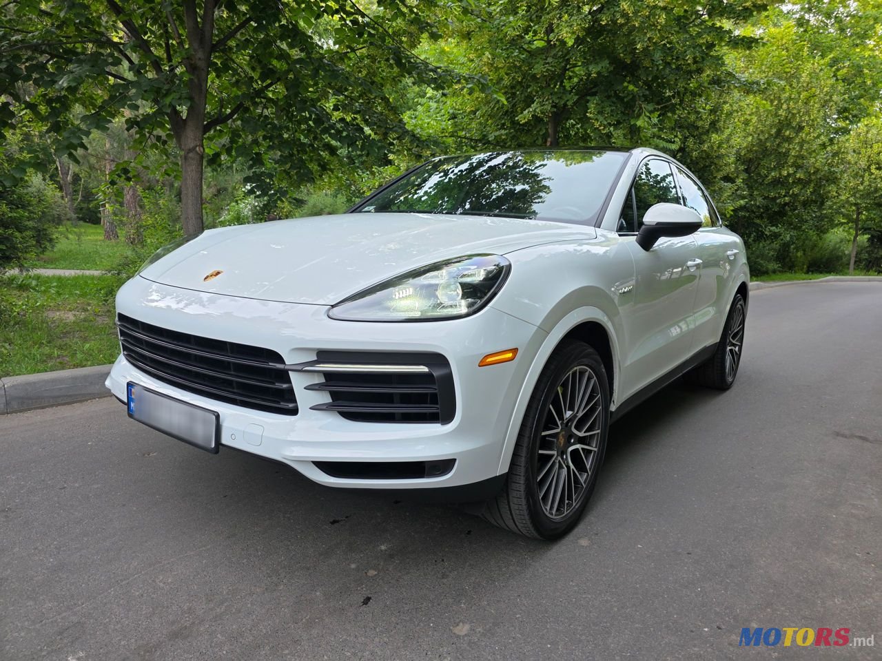 2020' Porsche Cayenne Coupe photo #1