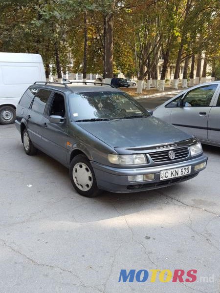 1995' Volkswagen Passat photo #1