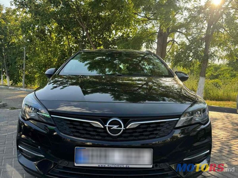 2020' Opel Astra photo #1