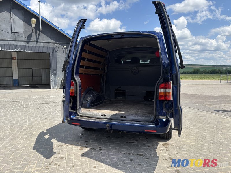 2004' Volkswagen T5 photo #3
