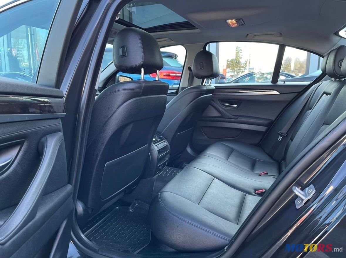 2015' BMW 5 Series photo #6