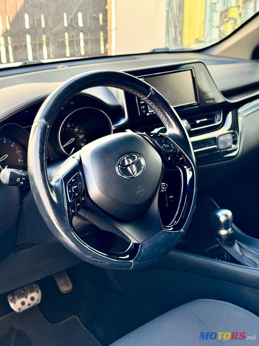 2018' Toyota C-HR photo #6