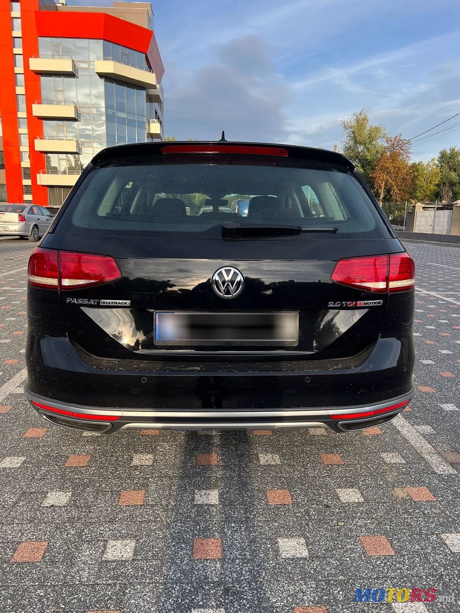 2017' Volkswagen Passat photo #5