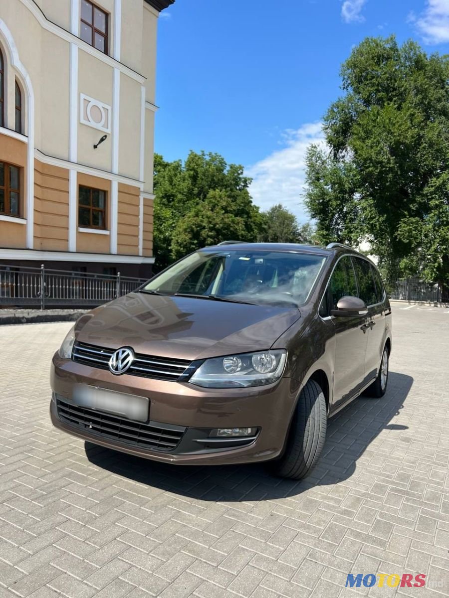 2013' Volkswagen Sharan photo #1