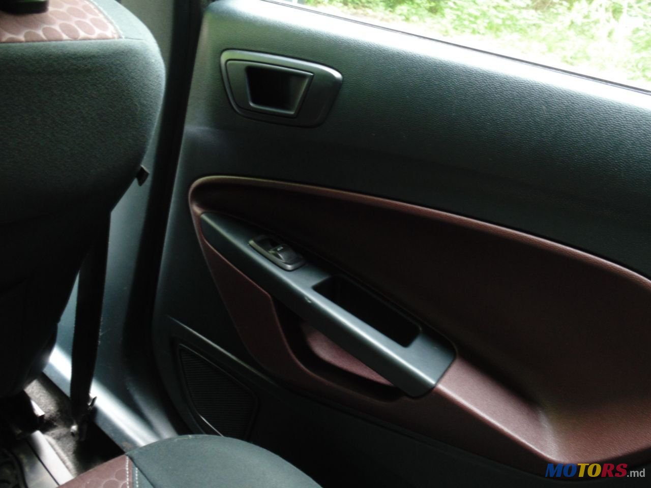 2010' Ford Fiesta photo #5