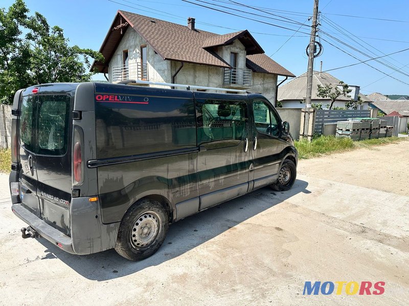 2005' Opel Vivaro photo #1