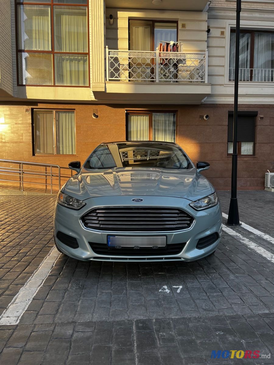 2013' Ford Fusion photo #2