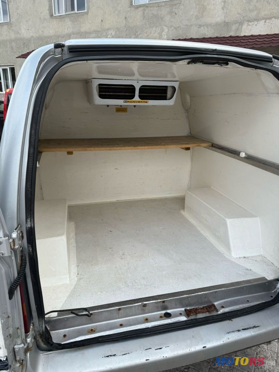 2002' Volkswagen Caddy photo #2