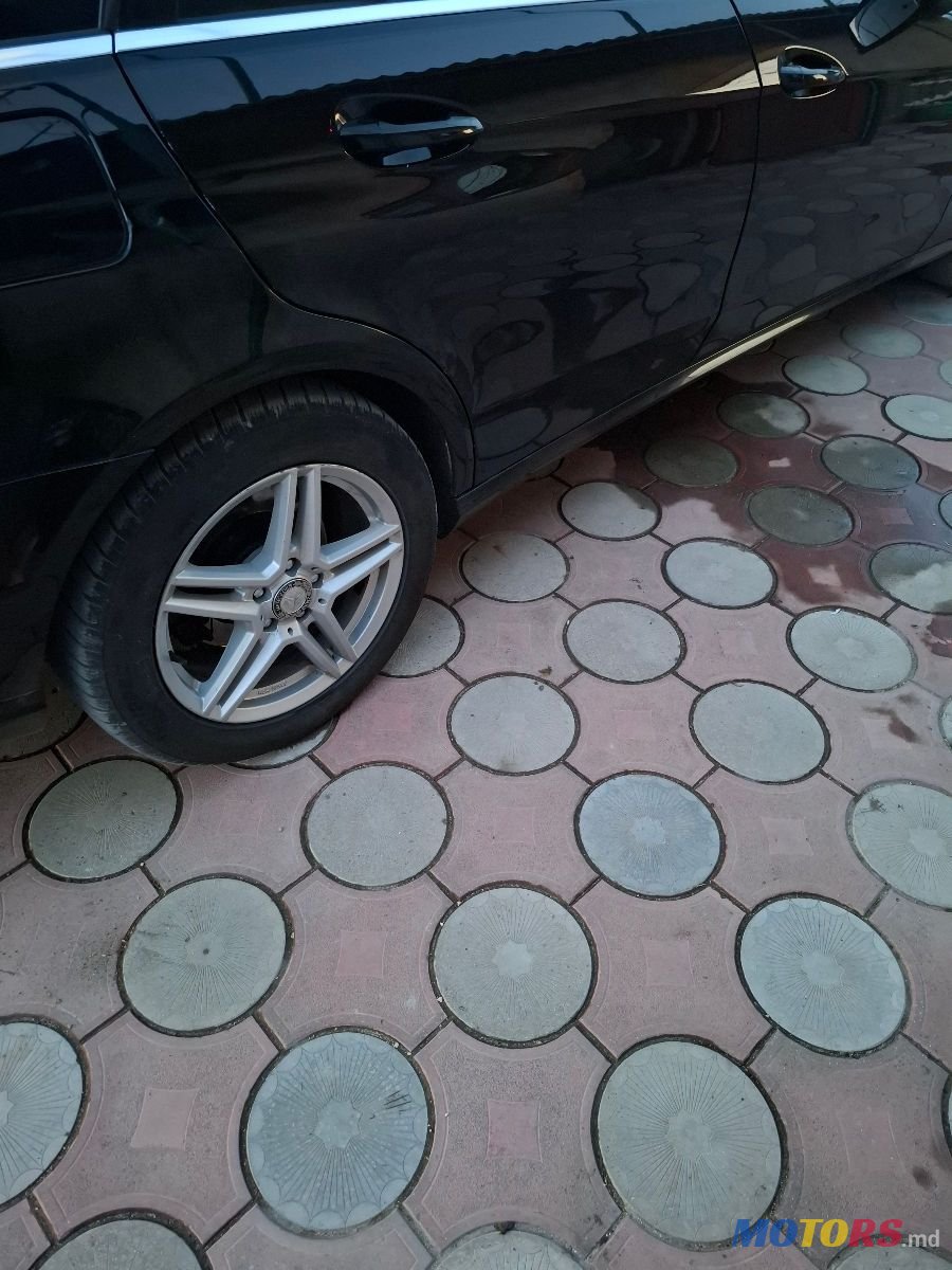 2013' Mercedes-Benz E-Class photo #5