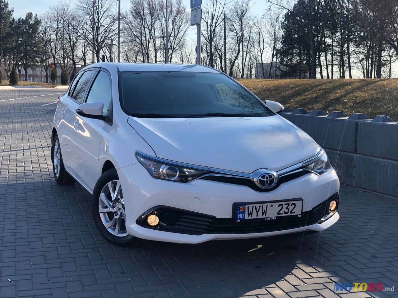 2017' Toyota Auris photo #2