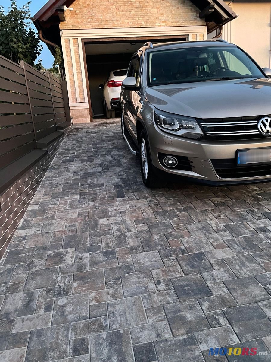 2013' Volkswagen Tiguan photo #2