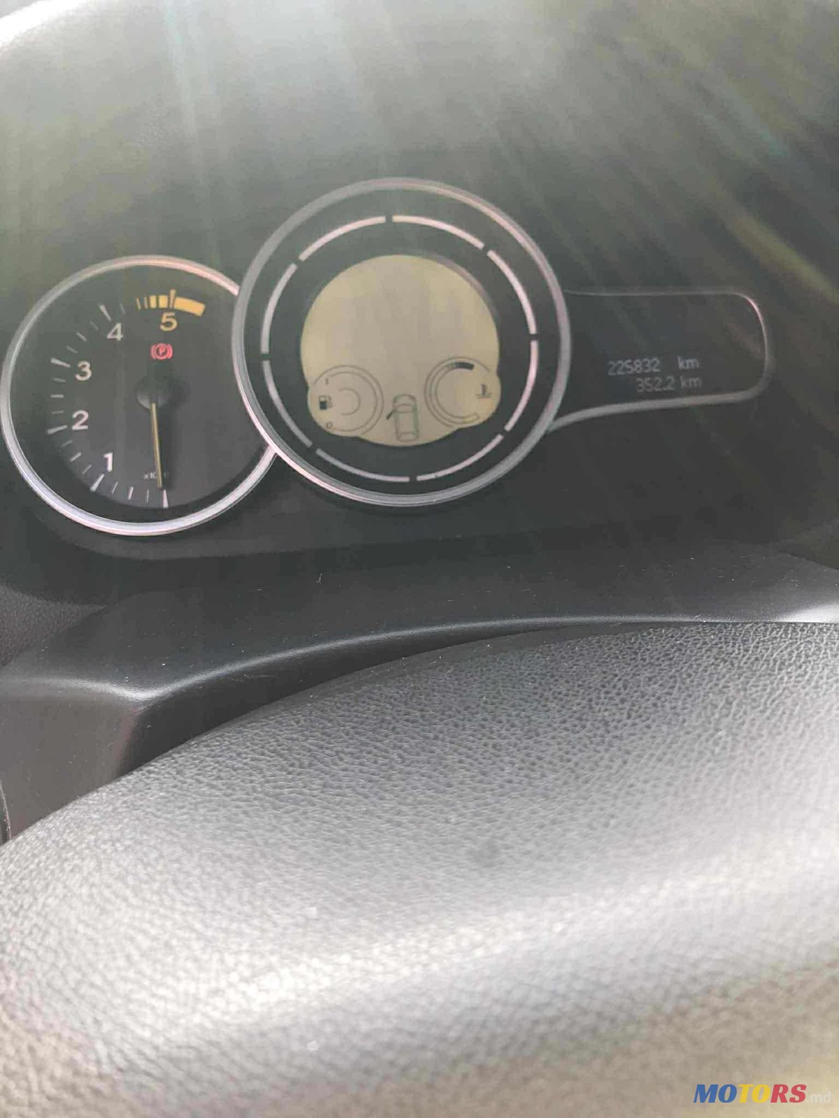 2009' Renault Megane photo #5