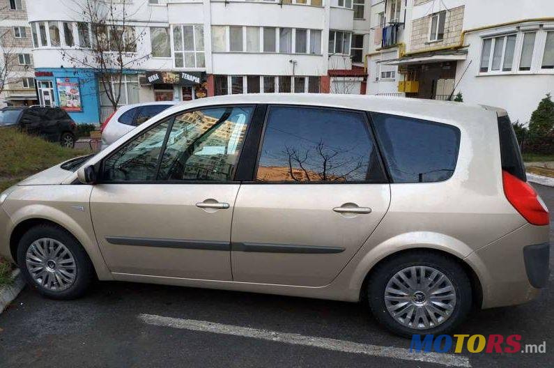 2007' Renault Grand Scenic photo #1