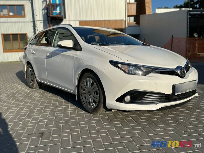 2016' Toyota Auris photo #3