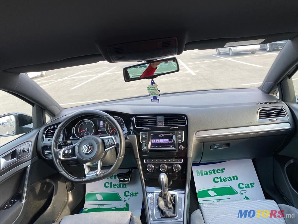 2014' Volkswagen Golf photo #2