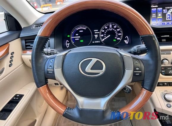 2014' Lexus Es Series photo #6