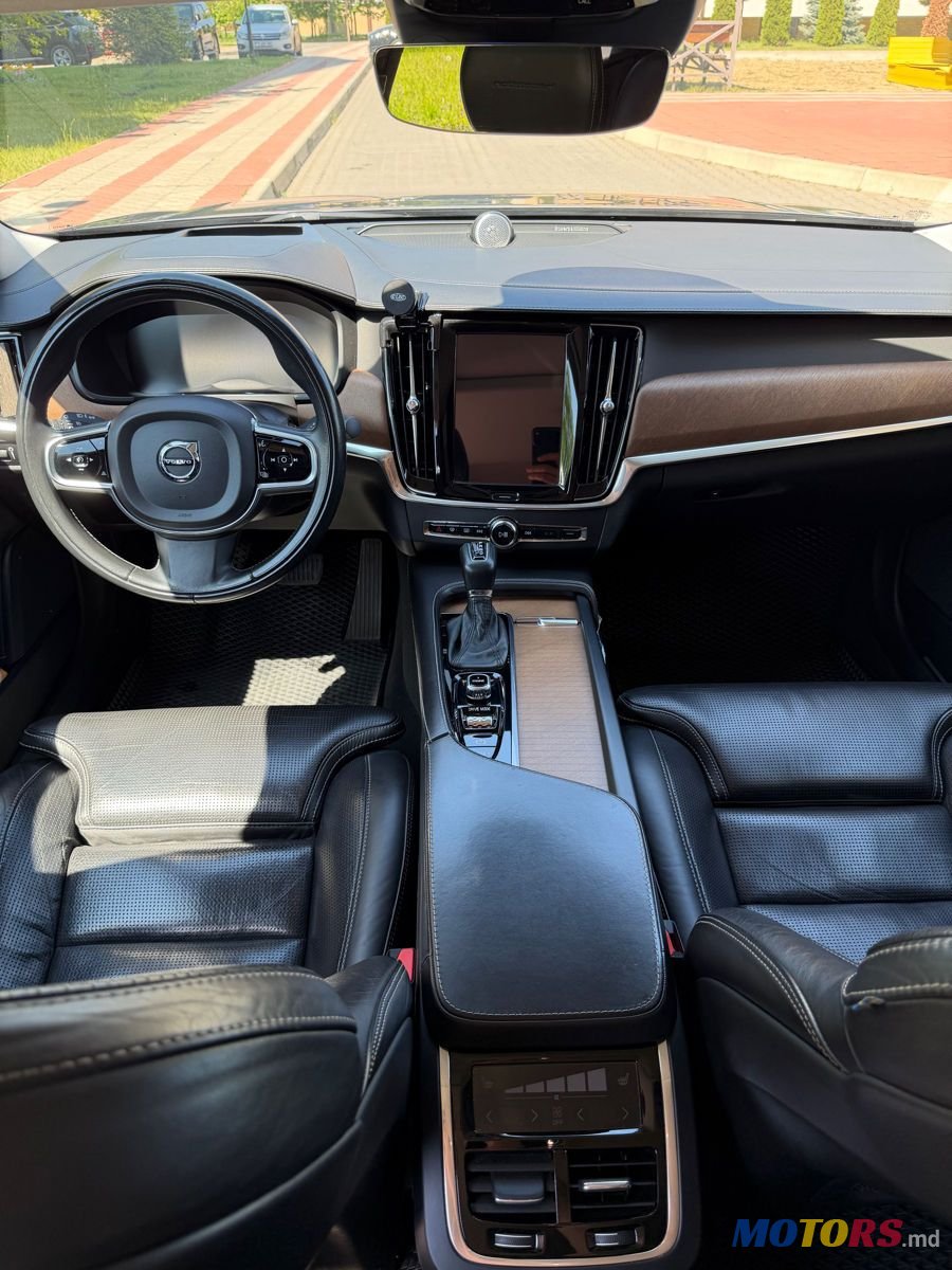 2017' Volvo S90 photo #5