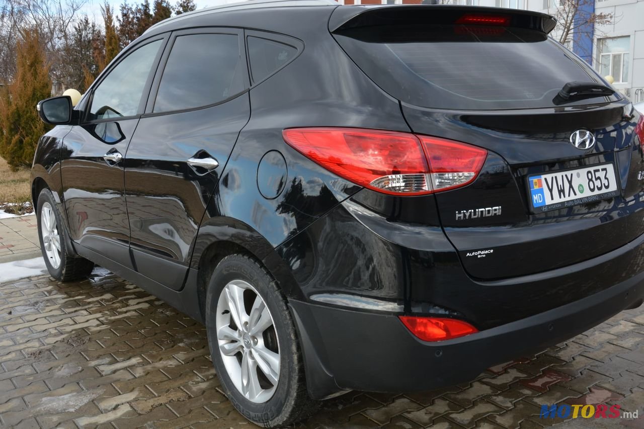2011' Hyundai ix35 photo #2