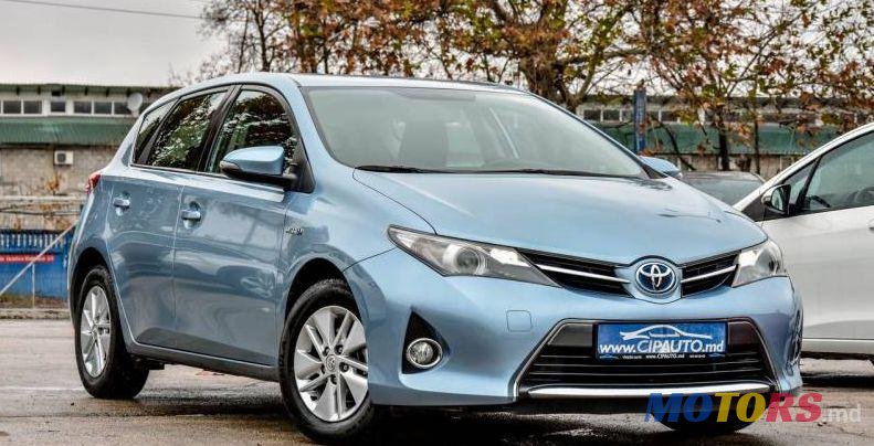 2014' Toyota Auris photo #2
